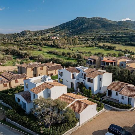 Residenza L'Alzoni Hotel San Teodoro  Exterior foto