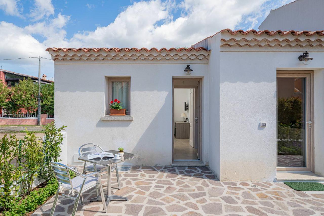 Residenza L'Alzoni Hotel San Teodoro  Exterior foto