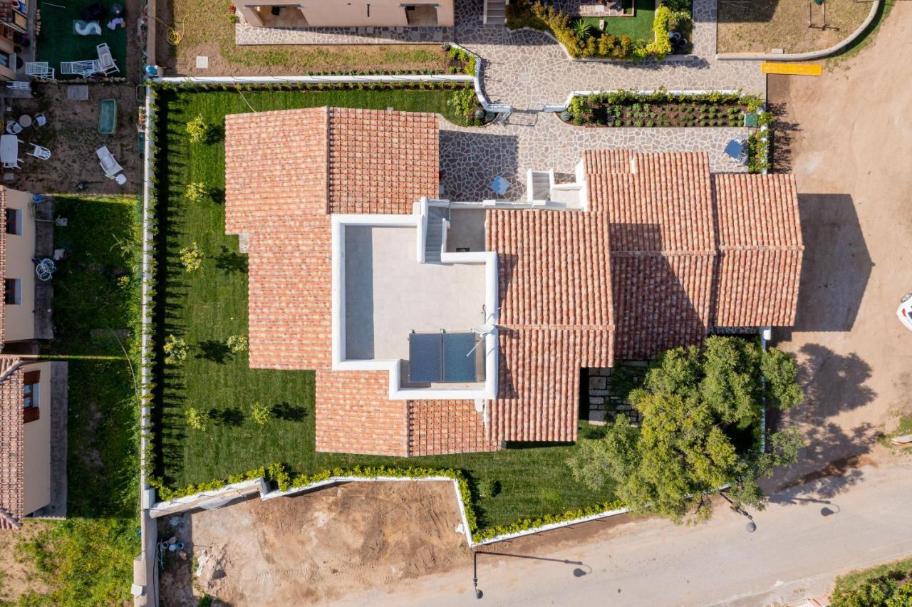 Residenza L'Alzoni Hotel San Teodoro  Exterior foto