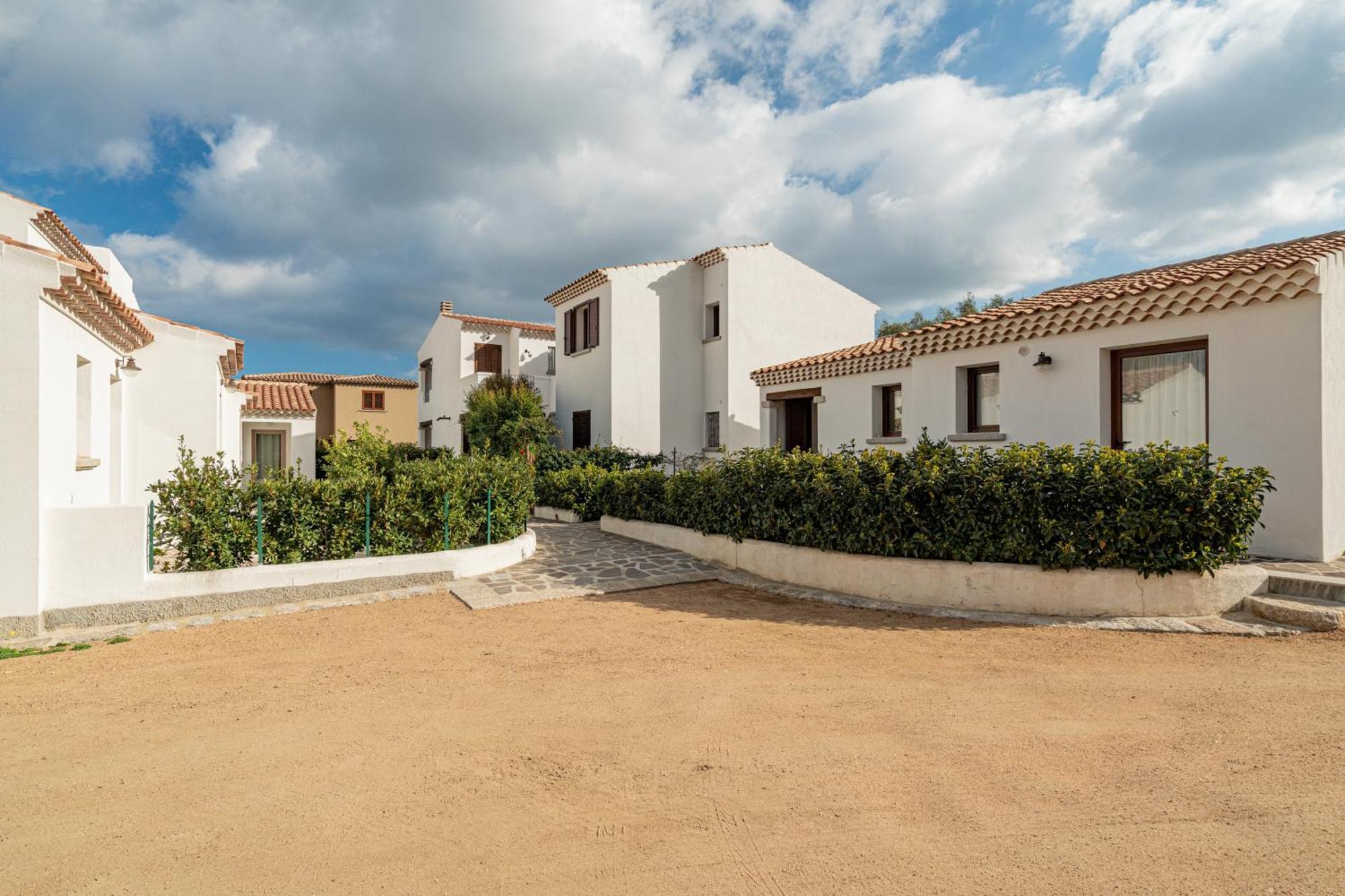 Residenza L'Alzoni Hotel San Teodoro  Exterior foto