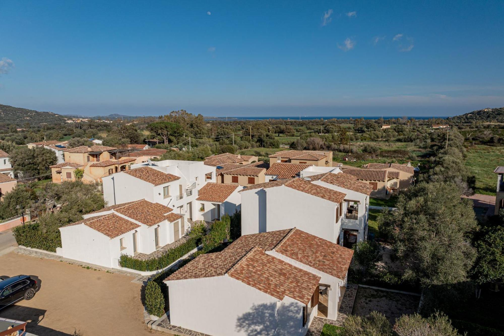 Residenza L'Alzoni Hotel San Teodoro  Exterior foto