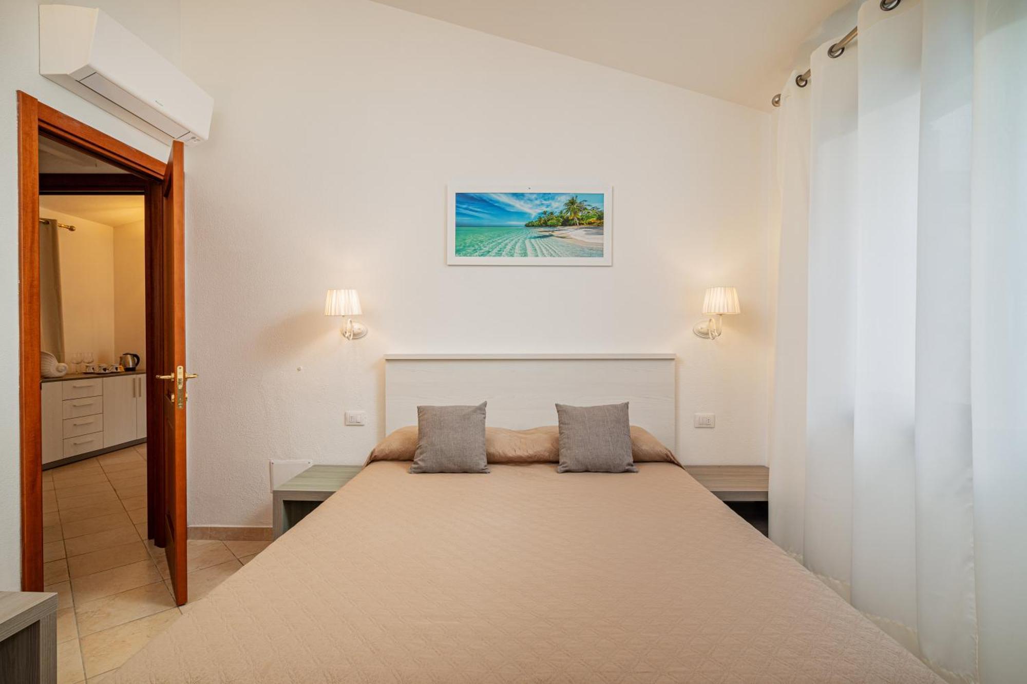 Residenza L'Alzoni Hotel San Teodoro  Exterior foto